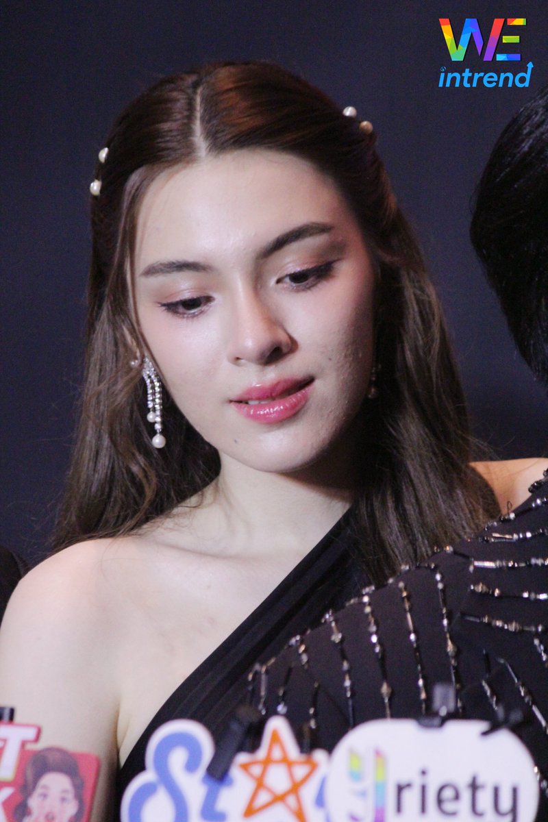 weintrend_tv's tweet photo. "อเล็กซ์ อริดา" ช่วงเดินพรมแดง ในงาน GALA PREMIERE "THETUTOR พี่วรรณมาสอน"

#TheTuTorพี่วรรณมาสอน 
#พี่วรรณมาสอน
#กาล่าพี่วรรณมาสอน
#alxcearida https://t.co/XvMWwuyRMG