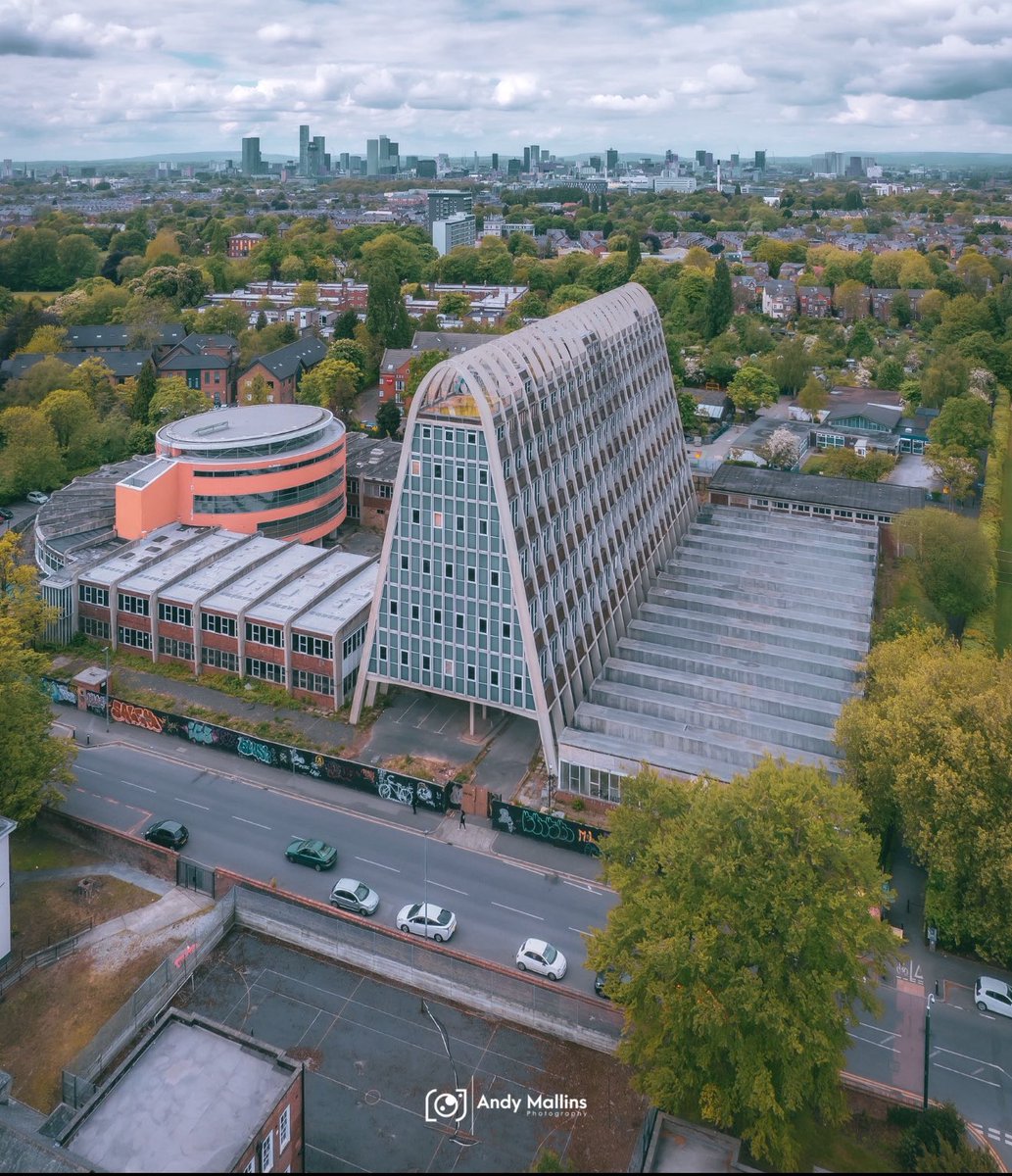 ๐๐๐ง๐๐๐ข๐๐ญ๐ฎ๐ซ๐๐ฌ (@mancpictures) on Twitter photo Fallowfield Views
I wish someone would take over this building and do something with it, what a waste of retro architecture.
๐ธ | <a href="/andymallins/">Andy Mallins</a> Fallowfield Views
I wish someone would take over this building and do something with it, what a waste of retro architecture.
๐ธ | <a href="/andymallins/">Andy Mallins</a>