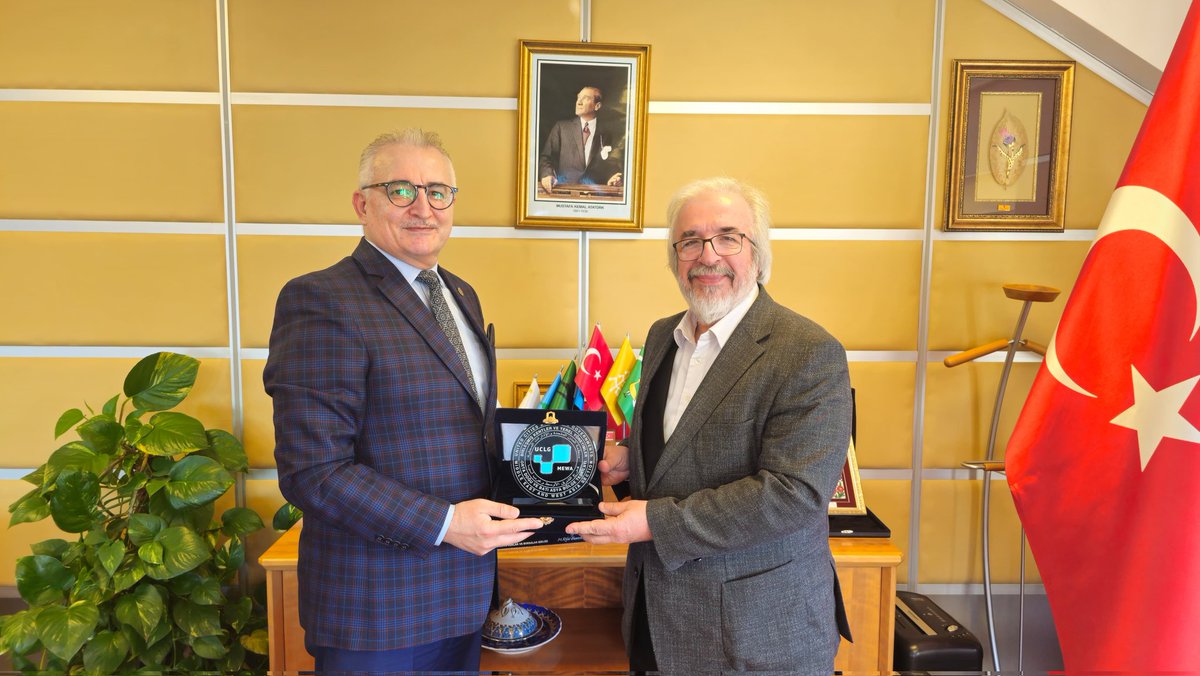 🔵⚪UCLG-MEWA Genel Koordinatörü Dr. Ali Murat Duman, İstanbul Ticaret Odası Meclis Başkanı Dr. Erhan Erken'e bir nezaket ziyaretinde bulundu. Görüşme kapsamında, UCLG-MEWA’nın misyonu ve yürüttüğü faaliyetler hakkında bilgi verildi. Ayrıca, Meclis Başkanı Erken'e bir plaket
