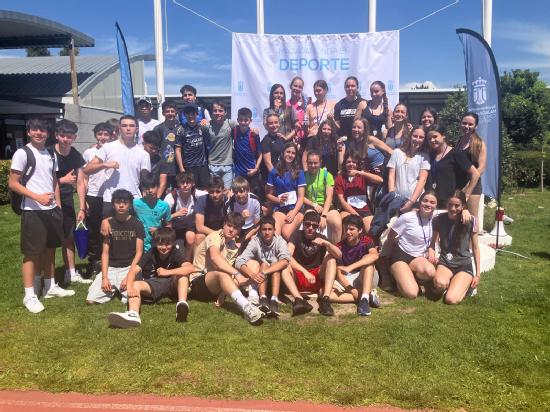 INTERCENTROS DE ATLETISMO 2025
El 25 de abril se celebró el Intercentros de atletismo (Ayto. de Majadahonda).
Nuestras alumnas resultaron campeonas en la categoría Infantil Femenino, terceras clasificadas en Cadete femenino y campeonas en la General femenina
Enhorabuena!!!