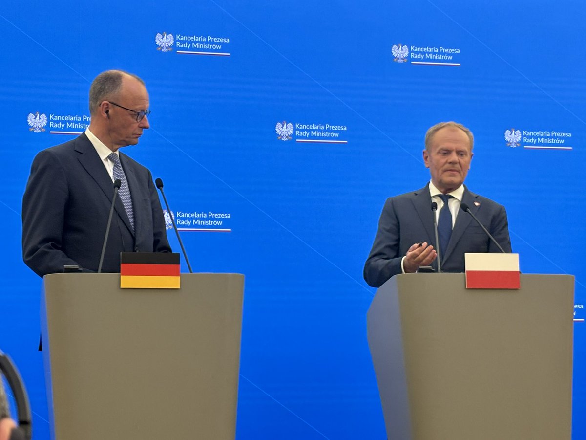 Tusk beim #Merz-Besuch in Warschau: Wenn Deutschland Grenzen kontrolliert, wird auch Polen irgendwann kontrollieren - und dann werden irgendwann alle kontrollieren. Das ist schlecht für alle. Vor allem für Pendler, die früh aufstehen müssen. Wichtig sei Sicherung der Außengrenze.