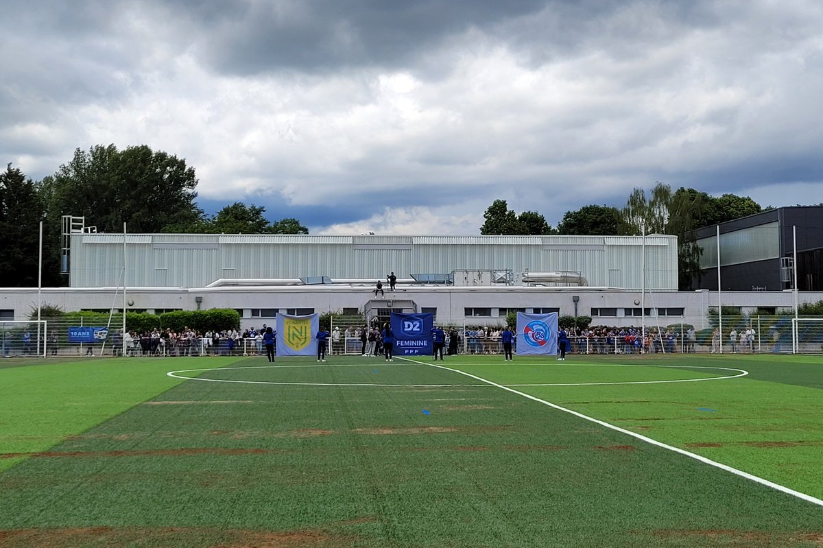 Arthur_C__'s tweet image. From : montée en D1

To : maintien en D1

#RCSASDR