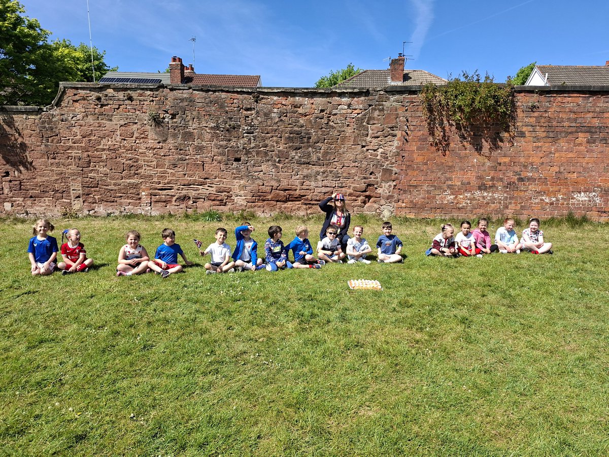 Y1_CTK's tweet photo. 1DH Celebrating the 80th anniversary of VE day. https://t.co/yHPSoR9NEE
