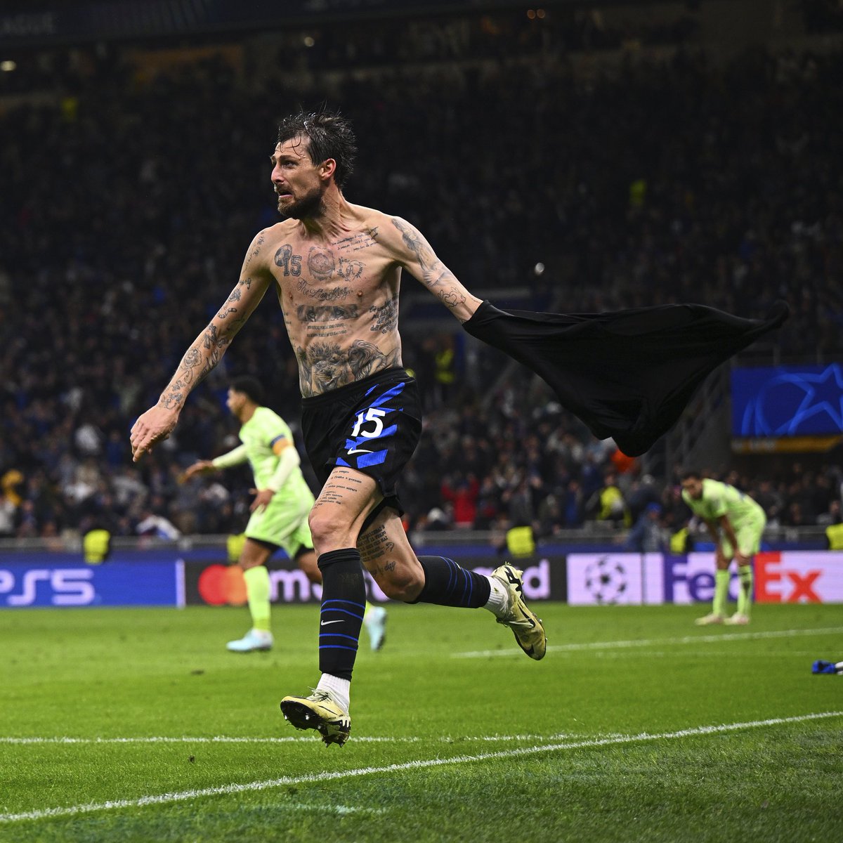 Inter_ar's tweet image. والخَيلُ تَعلَمُ والفوارِسُ أنَّني 
شيخُ الحُروبِ وكَهلُها وفتاها 💪

#إنتر_برشلونة 
#دوري_أبطال_أوروبا | #فورزا_إنتر ⚫️🔵