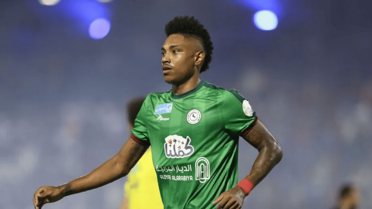 rc_portal's tweet photo. Vitinho

Atacante de 31 anos está em seus últimos dias de contrato no Al-Etiffaq, da Arábia Saudita. Nesta temporada tem 30 jogos, seis bolas na rede e sete passes para gol.

O clube que for contratá-lo não precisará pagar pela transferência, “apenas” o salário.

Sim ou não? 👀 https://t.co/R7o5OJvXRS