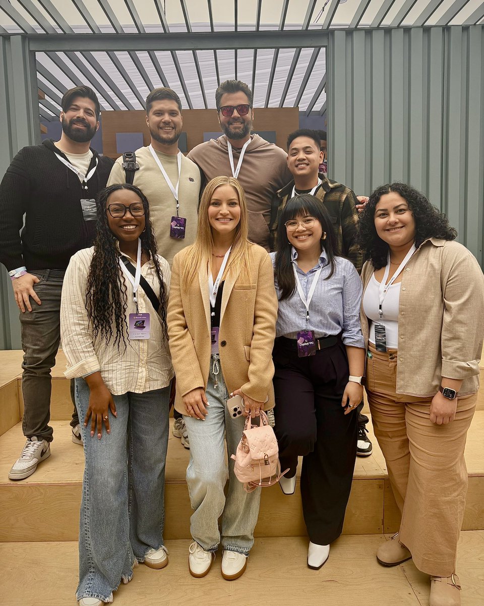 itsandrewbond's tweet image. At the Microsoft Surface event with the people who make it special 🫶 #newsurfacepcs @microsoft @surface