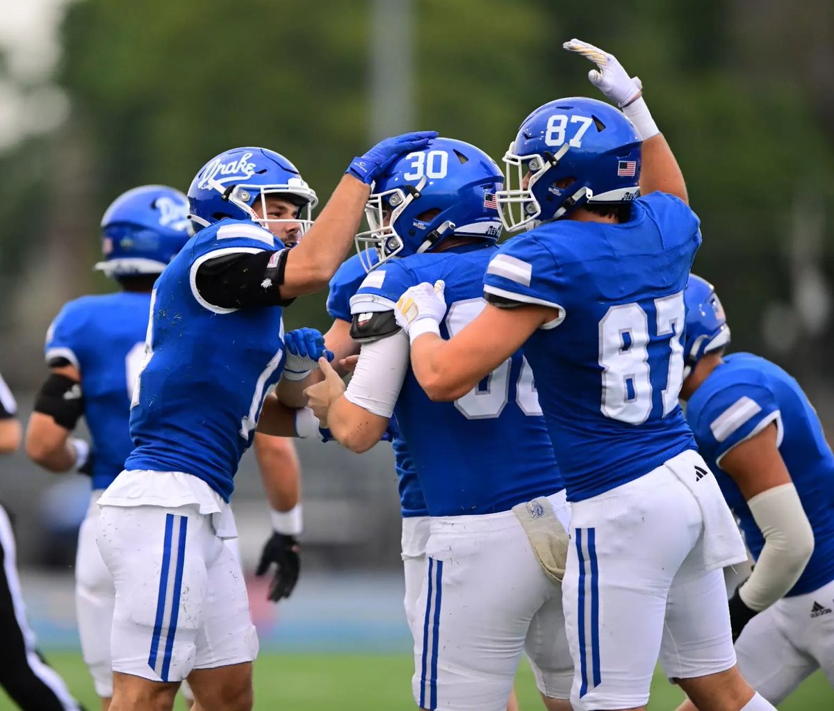 Taft Stueve (@taftstueve) on Twitter photo After a great conversation with <a href="/CoachKyleKempt/">Kyle Kempt</a> I am excited to announce I have received my first D1 offer from Drake University!
<a href="/BV_CoachTerrell/">Allen Terrell</a> <a href="/CoachJonesBV/">Clayton Jones</a> <a href="/TopSpeedLLC/">Joseph Potts</a> <a href="/CoachCash_DBs/">Cassius Sendish</a> <a href="/athletesu_/">Athletes University</a> <a href="/EMP1RE7v7/">Emp1re7v7</a> After a great conversation with <a href="/CoachKyleKempt/">Kyle Kempt</a> I am excited to announce I have received my first D1 offer from Drake University!
<a href="/BV_CoachTerrell/">Allen Terrell</a> <a href="/CoachJonesBV/">Clayton Jones</a> <a href="/TopSpeedLLC/">Joseph Potts</a> <a href="/CoachCash_DBs/">Cassius Sendish</a> <a href="/athletesu_/">Athletes University</a> <a href="/EMP1RE7v7/">Emp1re7v7</a>