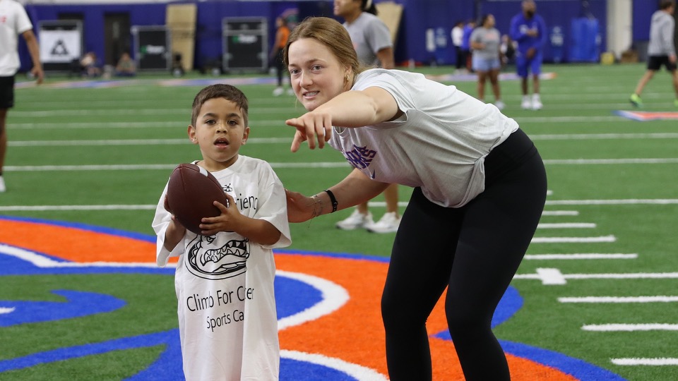 Gators Softball (@gatorssb) on Twitter photo A helping hand to all 👋
Congrats to Jocelyn Erickson on being named to the SEC Community Service Team! <a href="/joceyerickson/">Jocey Erickson</a>
#GoGators | bit.ly/3Z6RBPA A helping hand to all 👋
Congrats to Jocelyn Erickson on being named to the SEC Community Service Team! <a href="/joceyerickson/">Jocey Erickson</a>
#GoGators | bit.ly/3Z6RBPA