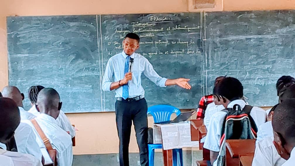 #Durba: Nos activités s'enchaînent dans la province d' Ituri où notre point focal a tenu une conférence sous la thématique :  "la culture du livre : mémoire du passé et force de l'avenir" au C.S Hirondelle pour surtout promouvoir la lecture dans cette contrée

#LaLectureForgeLâme