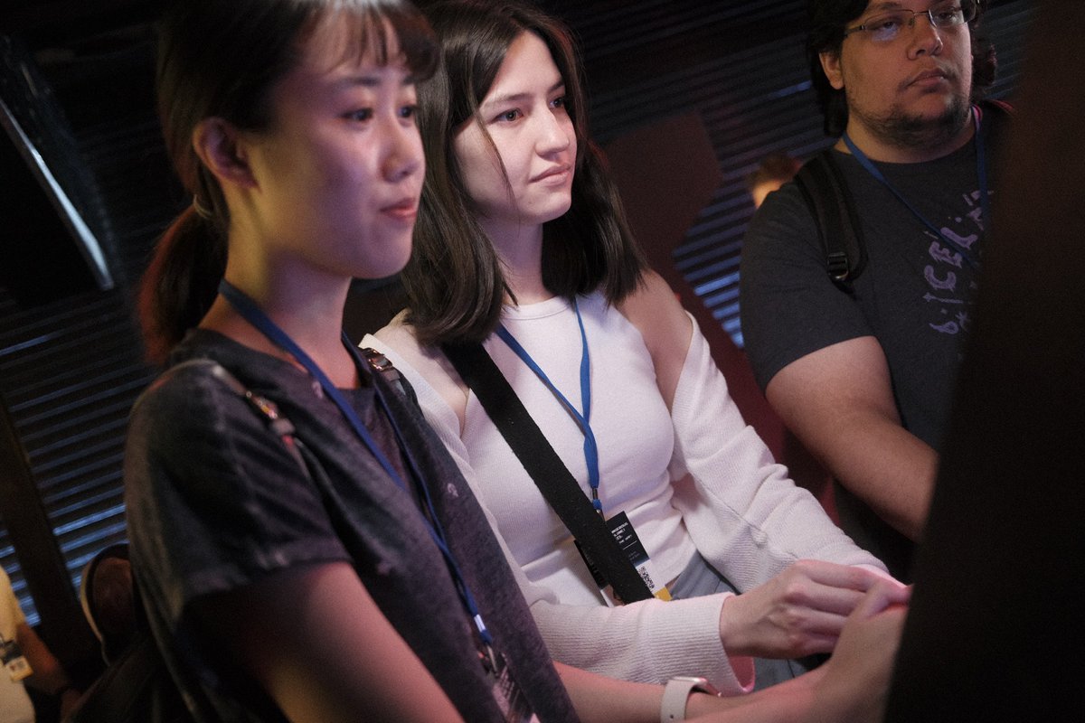 We were born in the Arcade Age.

Liretro.com