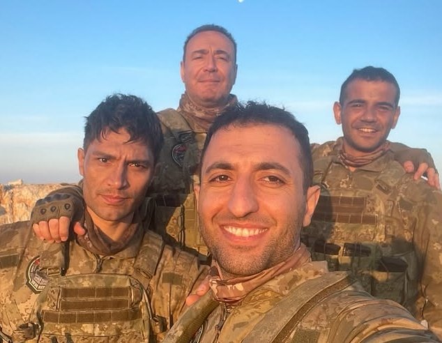 414rl1's tweet image. This show is going to kill me fr 🫠🙃
#thisgirlisonfire
#SiyahBere #ÖzgeGürel #IlhanŞen