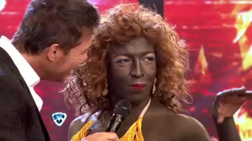 Ese pájaro cuando salga la primera fumata del cónclave 😫