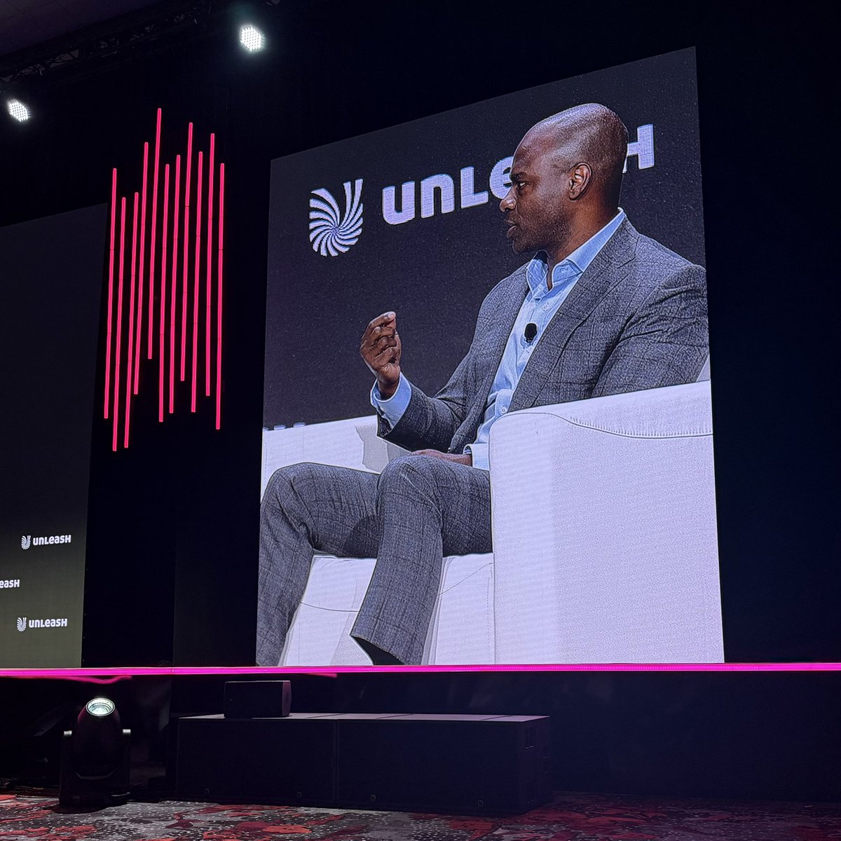 “Leadership is not a rung on your career ladder.”

Still thinking about this quote from Andrez Carberry at #UnleashAmerica.

Lead from where you are—titles don’t make impact, actions do.

#HRSwagger #Leadership #MondayMindset