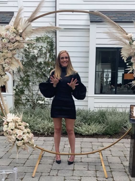 adeleeglory's tweet image. Currently reminiscing this groundbreaking look .. 
missing our queen A on her birthday is a different level of pain. Adele i love you through all your years ❤️🥂