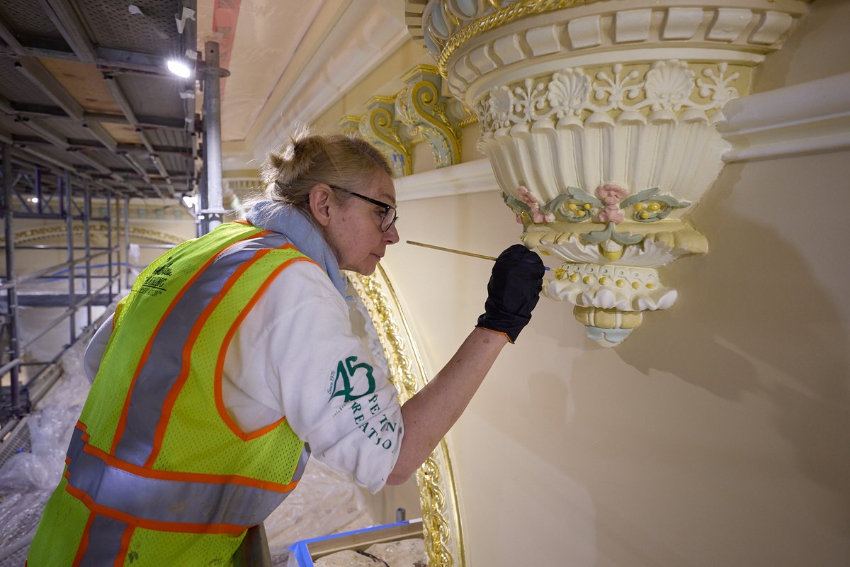 NewsPod's tweet image. SALT LAKE TEMPLE - RENOVATION SHIFTS INTO DECORATION STAGE
By Brogan Houston - After five years of structural &amp;amp; other renovations to the Salt Lake Temple, the light can be seen at the end of the tunnel: Workers are now in the decoration stage...hand-painting ceilings &amp;amp; fixtures.