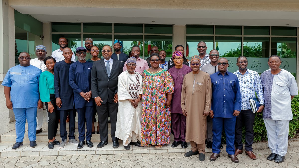 🌍 Ahead of the #ECOWAS Special Summit on Regional Integration, APN &amp; Next Gen joined <a href="/WANEP_Regional/">WANEP_Regional</a> &amp; <a href="/CORN_WestAfrica/">Conflict Research Network - West Africa</a> in Accra for a high-level policy dialogue on #WestAfrica’s shifting geopolitical landscape.    

Read the communique &amp; key insights: bit.ly/44tmCAT