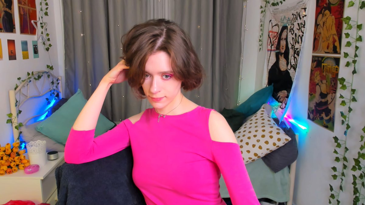 Francesca_Li_'s tweet photo. bright pink aesthetic 👄🩷💋🦩🪷🍑 https://t.co/shmkedmLCy