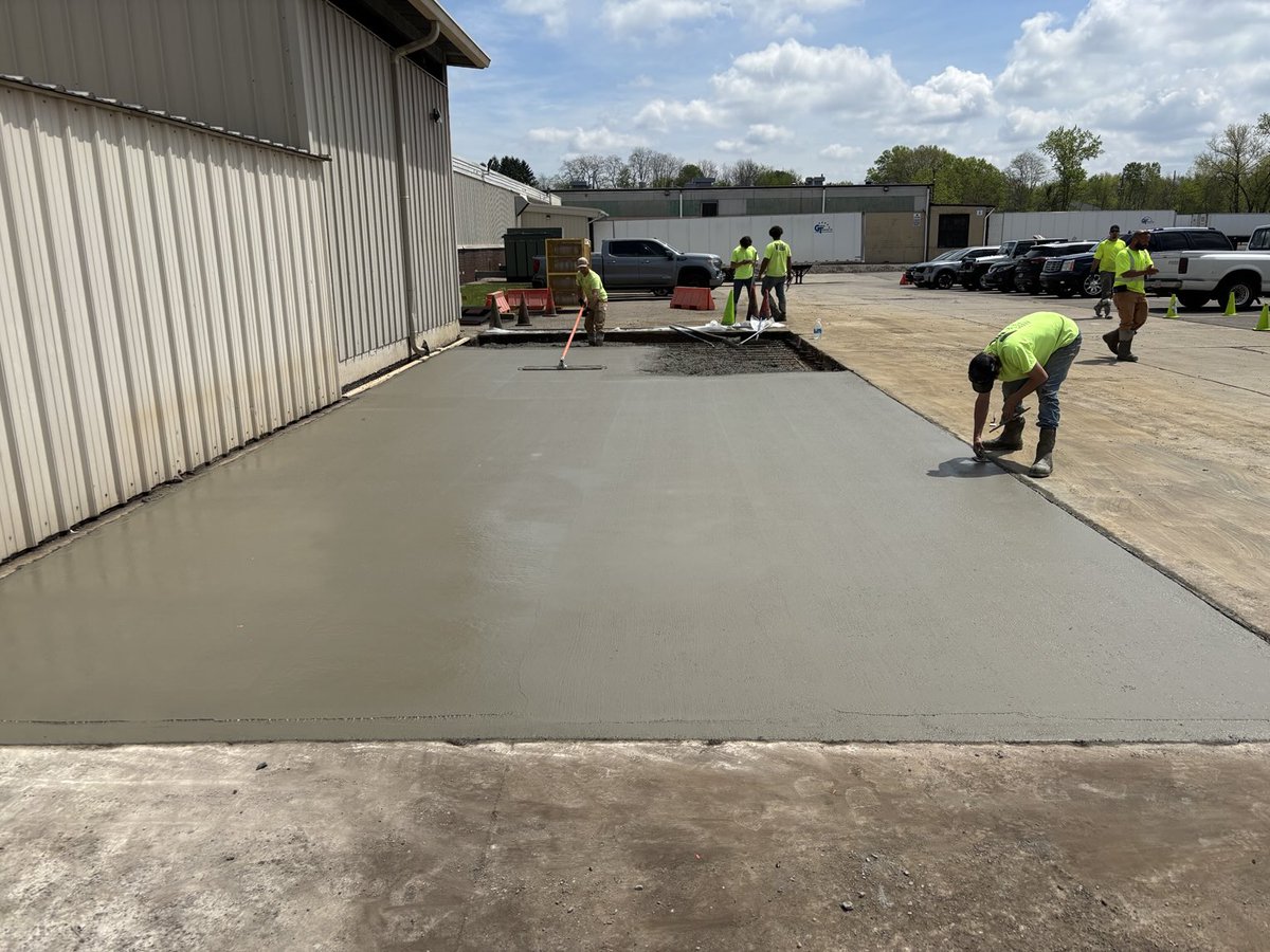 Concrete crew hard at work.