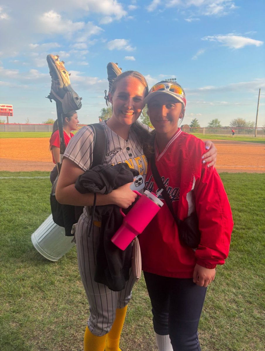 Ruth (Amma) Fitzhugh (@rfitzhugh2026) on Twitter photo Missed these girls so much. Had so much fun playing against them last night!
<a href="/AKennell2027/">Addison Kennell</a>
<a href="/joycewellhoefer/">Joyce Wellhoefer</a> Missed these girls so much. Had so much fun playing against them last night!
<a href="/AKennell2027/">Addison Kennell</a>
<a href="/joycewellhoefer/">Joyce Wellhoefer</a>