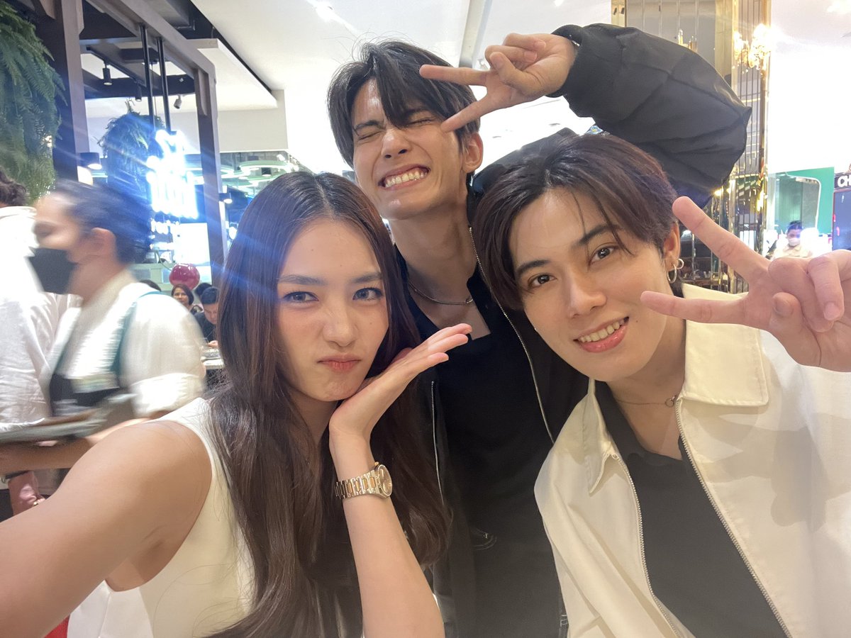 MintRanchMR's tweet photo. เจอต้าวเฟิร์สและน้องโอมแบบงงๆ งงจริง5555 ดีใจที่ได้เจอน้า ปังๆทั้งคู่นะฮะ https://t.co/Kh2KaqImo3