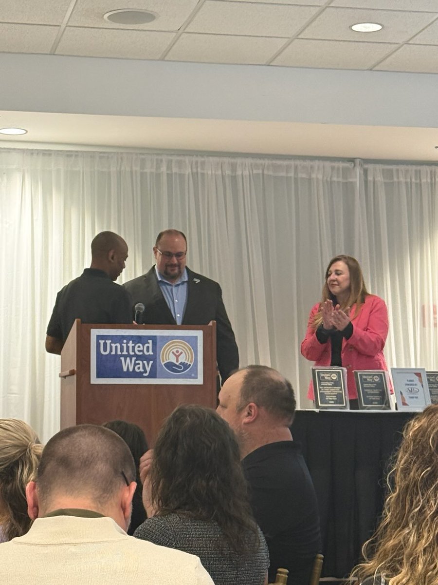 SolvayBank's tweet image. We are proud to celebrate Matt Nicholl, VP, Commercial Lending Officer in Mohawk Valley, on being named Board Member of the Year at the United Way of the Mohawk Valley 2025 Inaugural Live United Honoree Recognition Breakfast yesterday.  #UnitedWay #MohawkValley #MakeMorePossible