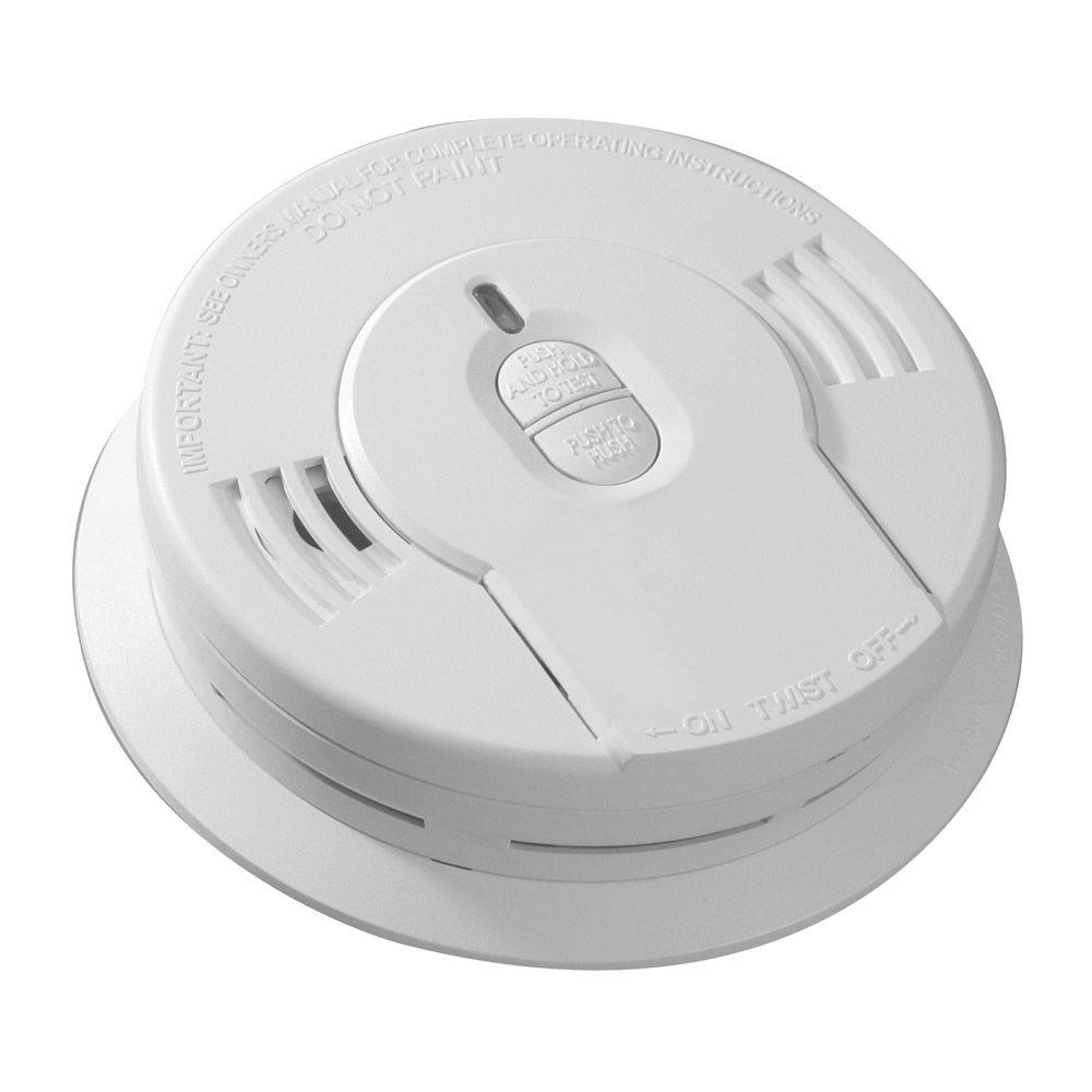 NAofSFM's tweet image. This week’s theme is Smoke Alarm Tips. It’s a proven fact, having working smoke
alarms in your home can reduce your chances of dying in a fire by at least 50%.
#SmokeAlarmsSaveLives #FireSafetyTips #BeSafe