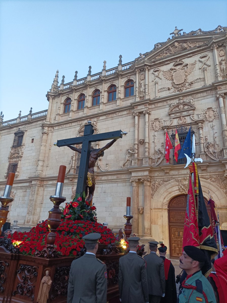 Muchísimas gracias por su admiración hacia la Historia, el Arte y el Patrimonio de mi país, a veces no reconocido suficientemente dentro de España. Les presento otra maravilla, Patrimonio Mundial: Alcalá de Henares, cuna de Cervantes, y con una de nuestras primeras universidades.