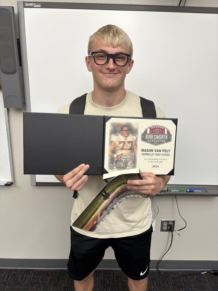 Congratulations to <a href="/MasonVP123/">Mason Van Pelt</a> for being selected a <a href="/Burlsworth_Fdn/">Brandon Burlsworth Foundation</a> Character award winner. Mason epitomizes what this award stands for in all he does; character, sportsmanship, hard work, and love for his teammates!