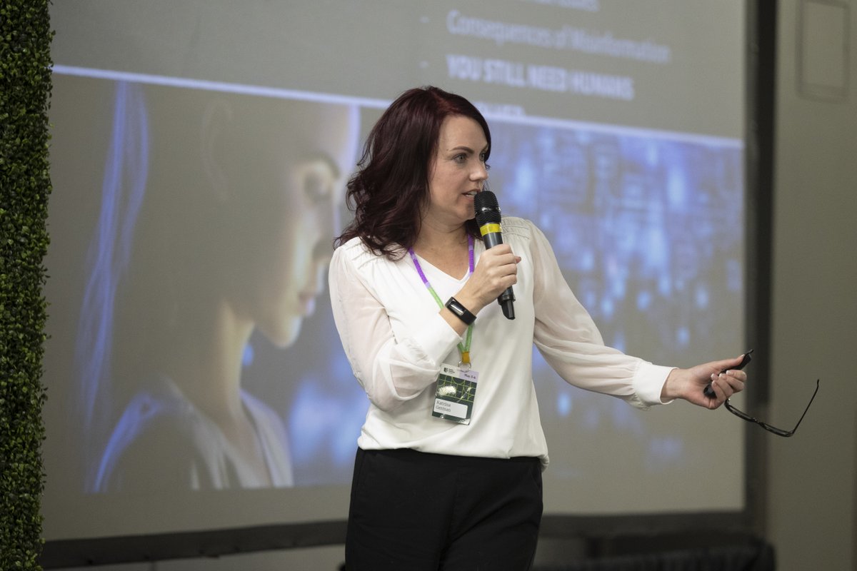 edwards_school's tweet image. Day 2 of the #PrairieBusinessSummit delivered practical takeaways 💡
🔍 3 workshops on AI in manufacturing, ethics, and digital assets
🎓 Edwards faculty shared future-of-work insights
🗣️ 2 expert panels on AI in R&D and entrepreneurship
#FutureofBusiness #SKBusiness #USask