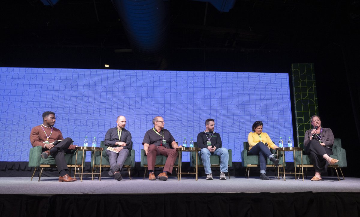 edwards_school's tweet image. Day 2 of the #PrairieBusinessSummit delivered practical takeaways 💡
🔍 3 workshops on AI in manufacturing, ethics, and digital assets
🎓 Edwards faculty shared future-of-work insights
🗣️ 2 expert panels on AI in R&D and entrepreneurship
#FutureofBusiness #SKBusiness #USask
