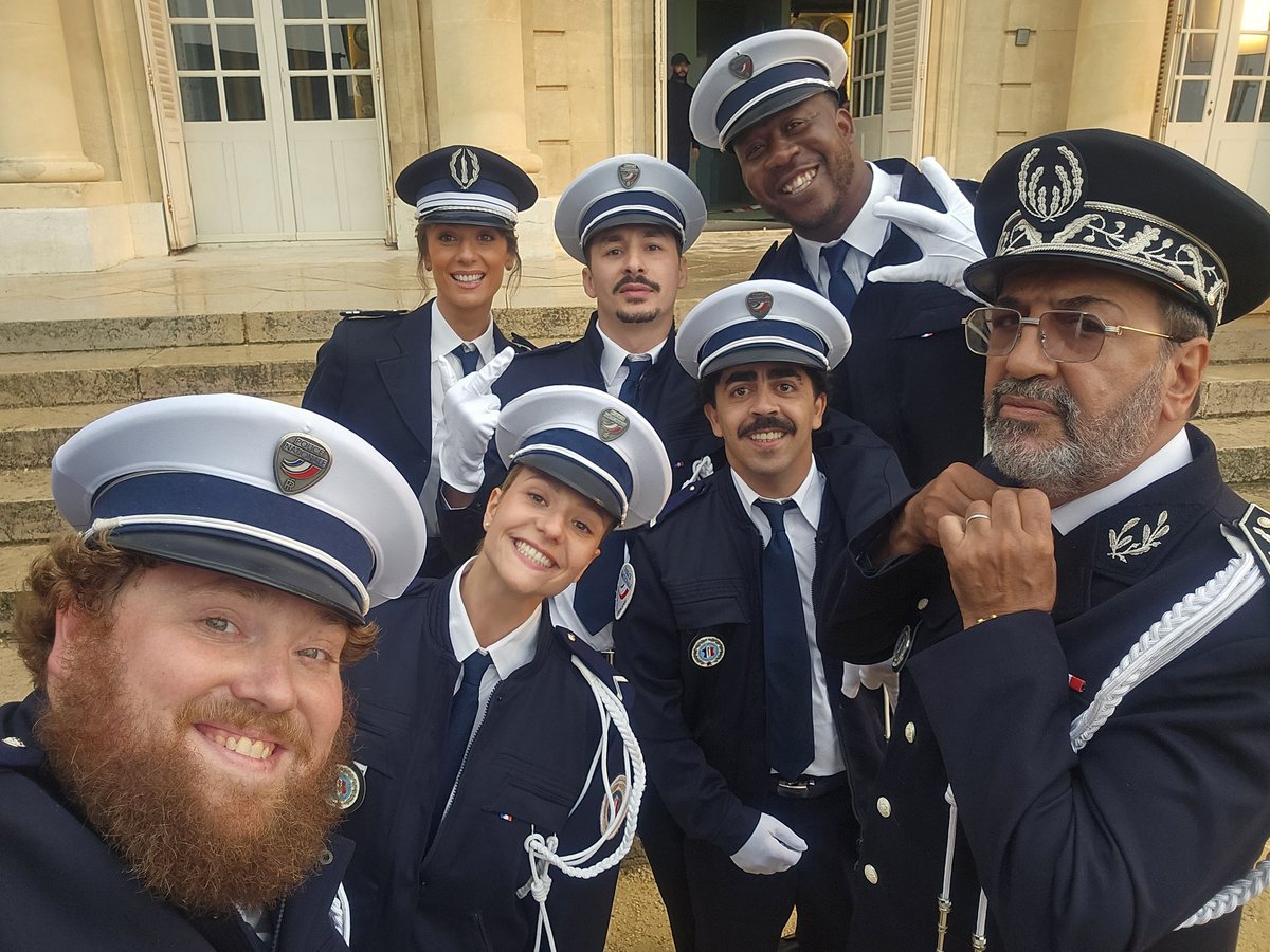 ON LA FAIT, BORDEL !!! 🤩🤩🤩

"Les Condés" ont fait 500 000 entrées au cinéma !!! 🥳🥳🥳

Un cadeau de plus pour mon anniv que vous m'offrez les copains 😍

L'aventure continue !!!!