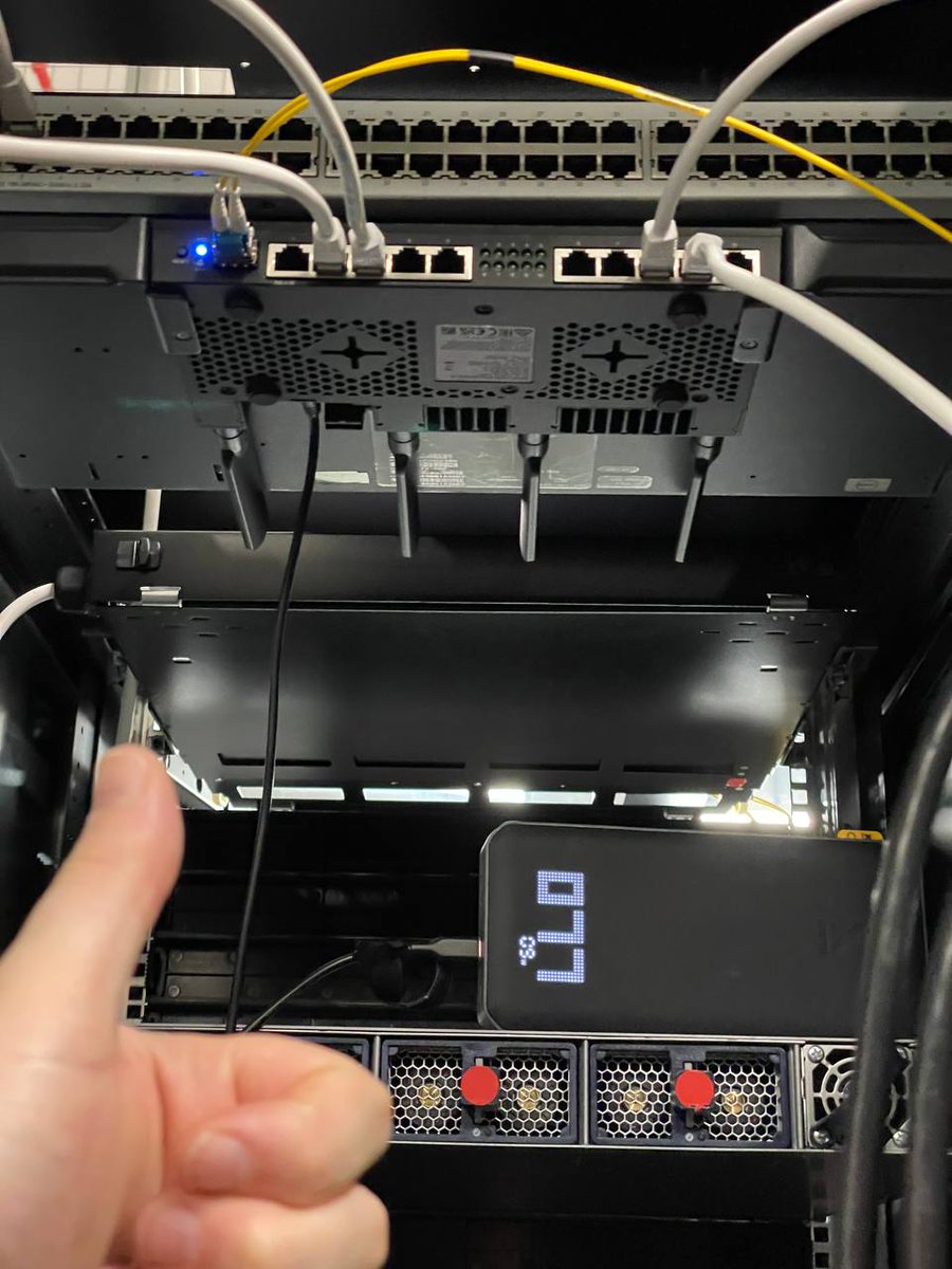 De Lyon à Marseille, en passant par Milan, entre les datacentres qui savent pas te faire un accès en jours férié, des baies livrées sans énergie, des parkings moyennement accessibles, pas de moyens de contacter rapidement pour des demandes d'accès, on est gâté !