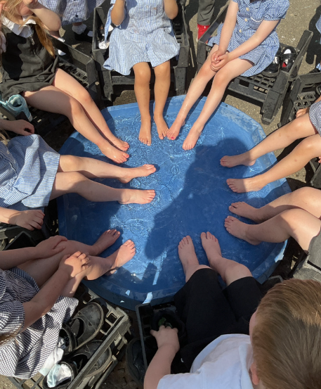 EYFSStMargaret1's tweet photo. We enjoyed keeping cool in last week's hot weather ☀️ #EYFS #eyfsprovision #eyfsoutdoors #outdoorprovision
@EYTagteam https://t.co/hlTmM6lBlM