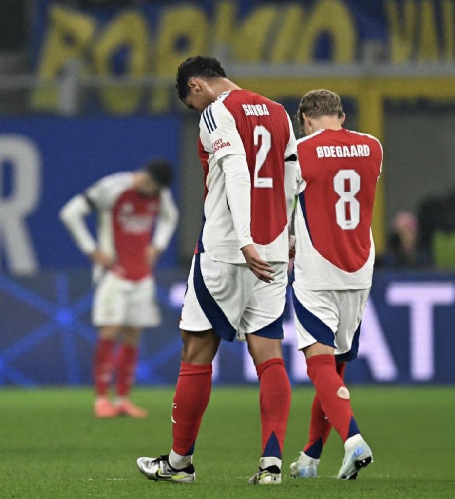 IDGoonerscom's tweet image. Arsenal this season: 

- Kehilangan gelar liga dengan selisih 15 poin dari Liverpool.
- Semifinal Piala Carabao &amp;amp; tersingkir di putaran ke-4 Piala FA.
- Kalah di semifinal Liga Champions.

Another trophyless season, kita coba lagi mus… ah taik lah 😭