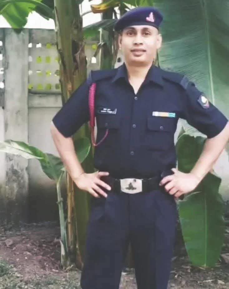 DivekPhougat's tweet image. जम्मू के पुंछ में पाकिस्तानी फायरिंग में हरियाणा के लाल जवान दिनेश कुमार शर्मा शहीद हो गए।

मां भारती के इस वीर सपूत को शत् शत् नमन।
जय हिंद
सलाम शहीद को 🇮🇳
#poochattack #IndiaPakistanWar