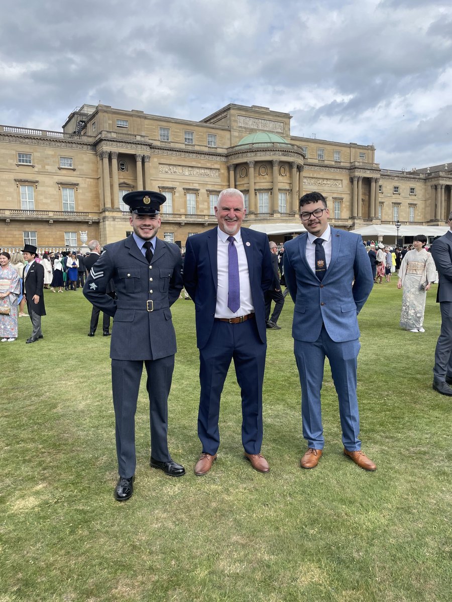 CartertonCC's tweet photo. To say we are proud of these two (actually, three!) would be a massive understatement. Alfie &amp; Kieran with Mr B at the garden party today at Buckingham Palace to celebrate their #KingsAward - so richly deserved. https://t.co/Q7BdoxGjdX