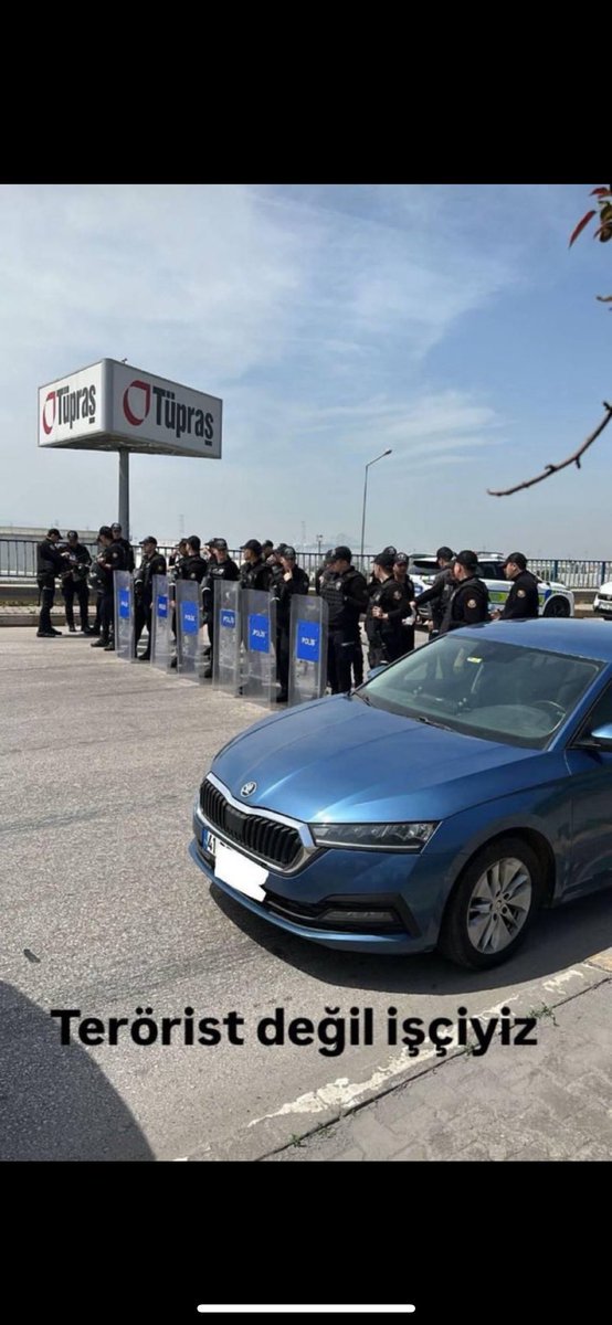 #tuprsiscisidireniyor

İşçiyiz,haklıyız,kazanacağızz.