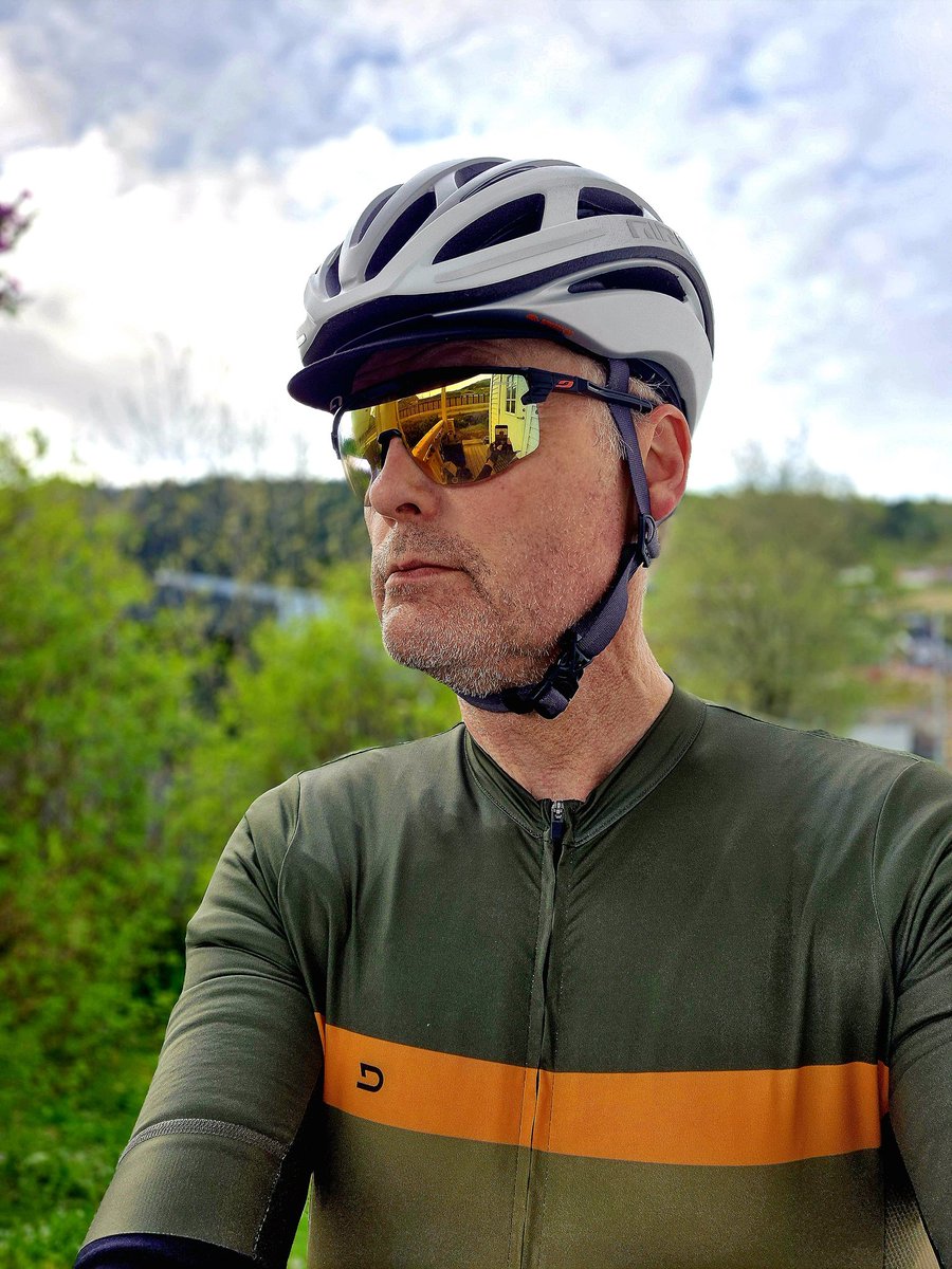 arnemeyer47's tweet photo. Kort kveldstrim til litt over NORM.
Bømorunde på grus, med meir 🚵‍♂️💨
@dago2_lauritzen @Mads_Kaggestad @RoyHegreberg @TV2Paasche 
#Do2 #Voss @VisitVoss #Bømoen https://t.co/241krOUawL