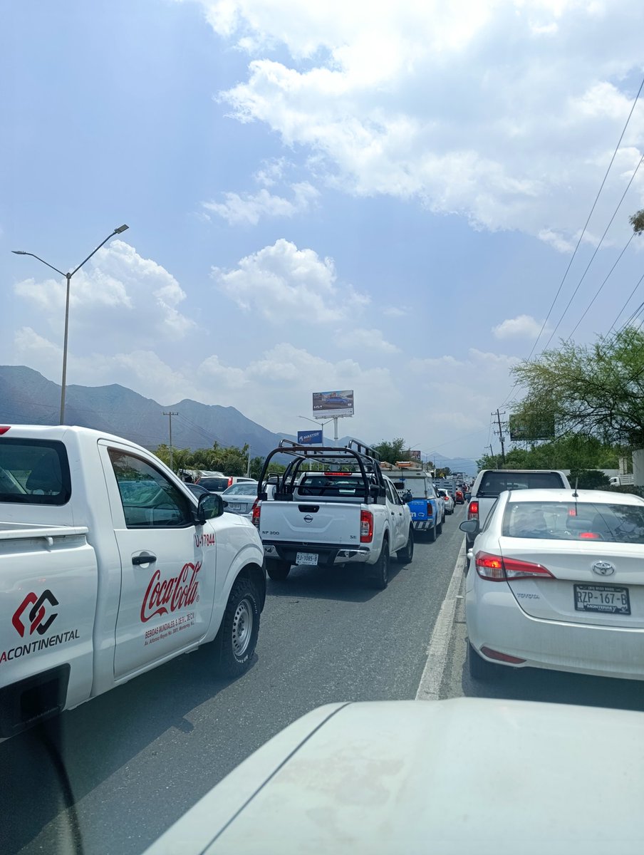 Si tienen vuelta para carretera nacional, evitenla, está eltrafico muy pesado, tomen precauciones.