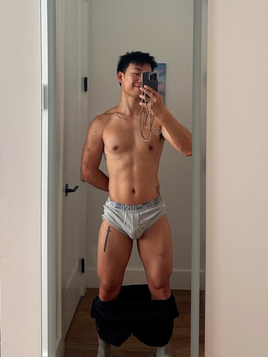 _bestwei's tweet photo. twink death https://t.co/RUDQ6QXJ50