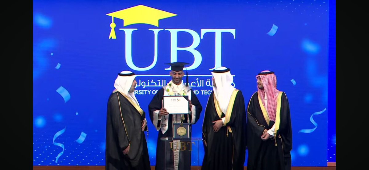 Meshalalserehi1's tweet photo. الحمدلله على التمام والكمال تم تخرج ابني المهندس محمد وهذه من أسعد اللحظات وألايام أسأل الله أن ينفع به وبعلمه دينه ومليكه ووطنه https://t.co/0Khkg7dqyX
