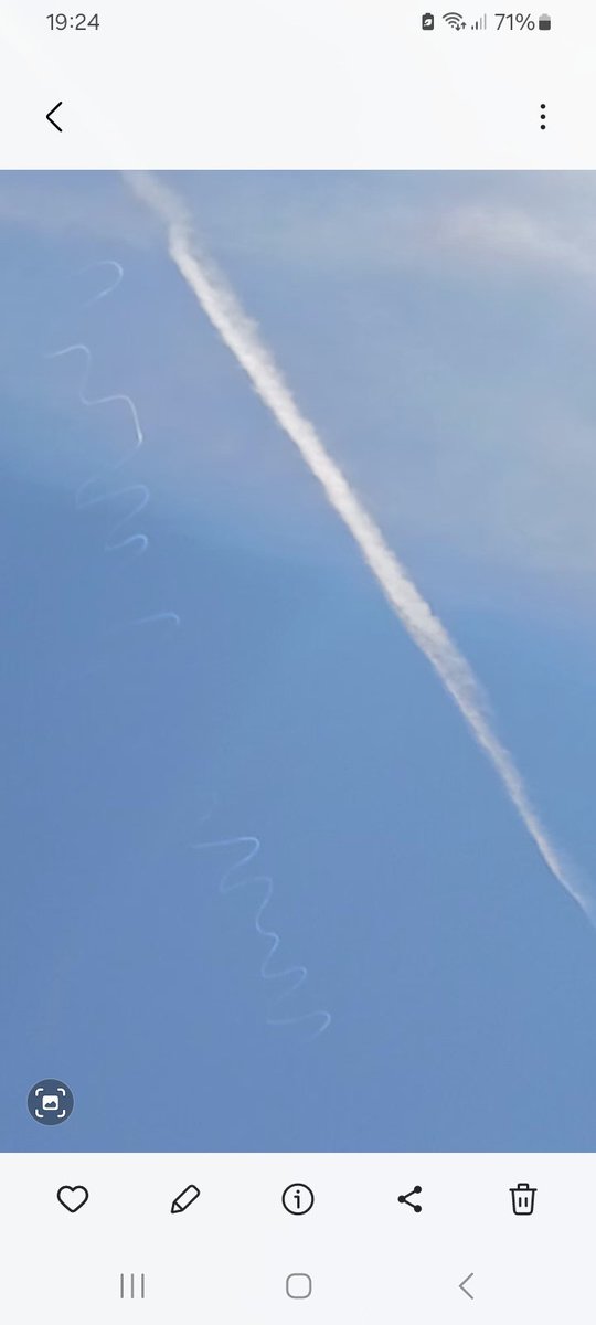 Took a pic of this squiggly vapour trail in the sky this morning. Any idea what made it?