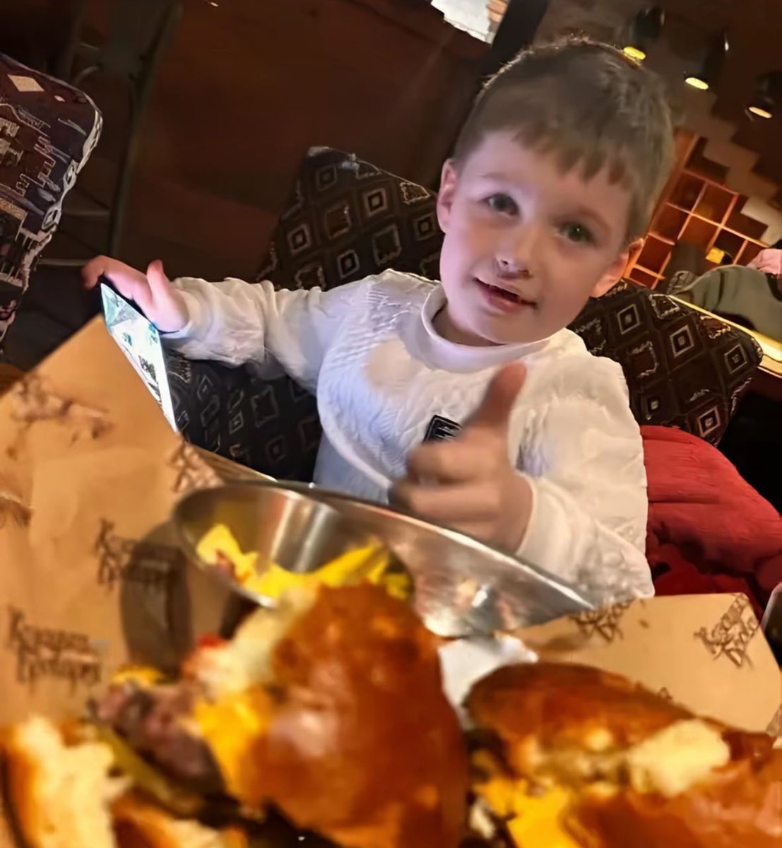 Yesterday, Russia shelled a café with ballistic missiles.

This child died in the hospital. Unfortunately, not only him.

Forever 6 💔