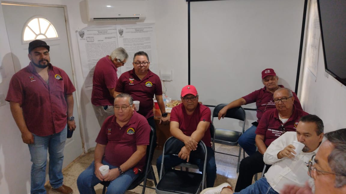Agradecemos la participación en nuestra Reunión de nuestro <a href="/GrupoMerida_42/">GRUPO MÉRIDA SECCION 42 STPRM</a>, refrendamos la política de nuestro Líder y Presidente del GUT <a href="/lgps03101/">@lgps0310</a> y <a href="/MarcoAzuara1/">Marco Azuara</a> Srio. General, somos orgullosamente <a href="/Seccion42_STPRM/">Seccion 42 STPRM Oficial</a>.

#MásUnidosQueNunca.

Miércoles 30 de Abril del 2025.