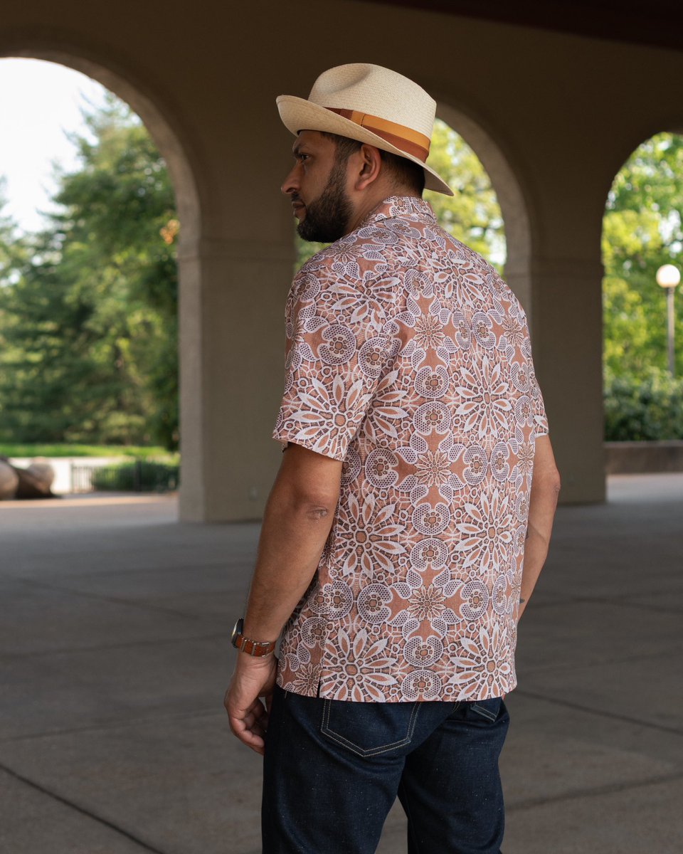 csoutpoststl's tweet image. The Resort Camp Collar shirt from the German label Colours &amp;amp; Sons. Cut from a soft, flowing cotton fabric for maximum comfort and movement.

Adorned with an all-over Moroccan tile pattern, a subtle nod to craft and culture. Free USA shipping.

bit.ly/moroccantilere…