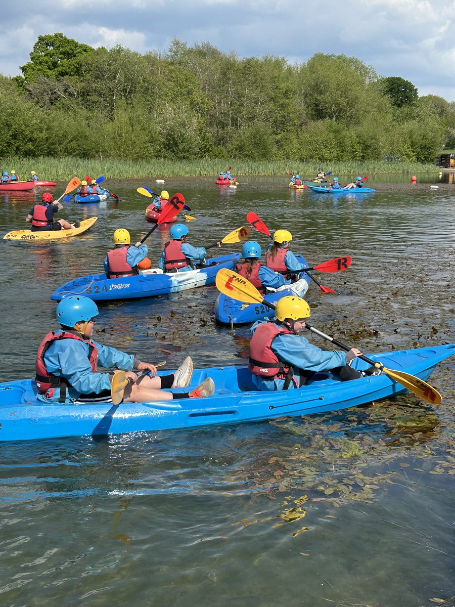 StPeters_tweets's tweet photo. Groups 2 and 3 were making a splash this afternoon at kayaking 🛶. #rowrowrowyourboat https://t.co/qPV84PI4Az