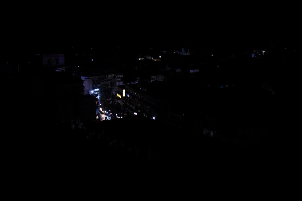 CollectorJamngr's tweet photo. #OperationAbhyaas અંતર્ગત આયોજીત #Blackout દરમ્યાન જામનગરના નાગરિકો દ્વારા સંપુર્ણ અંધારપટ પાળી અપ્રતિમ સ્વયં શિસ્તનું ઉદાહરણ પૂરું પાડવામાં આવ્યું.
#MockDrillGuj
@PMOIndia @CMOGuj @sanghaviharsh @Mulubhai_Bera @pankajjoshiias @JayantiRavi @infojamnagargog https://t.co/6aJLM7WIVl
