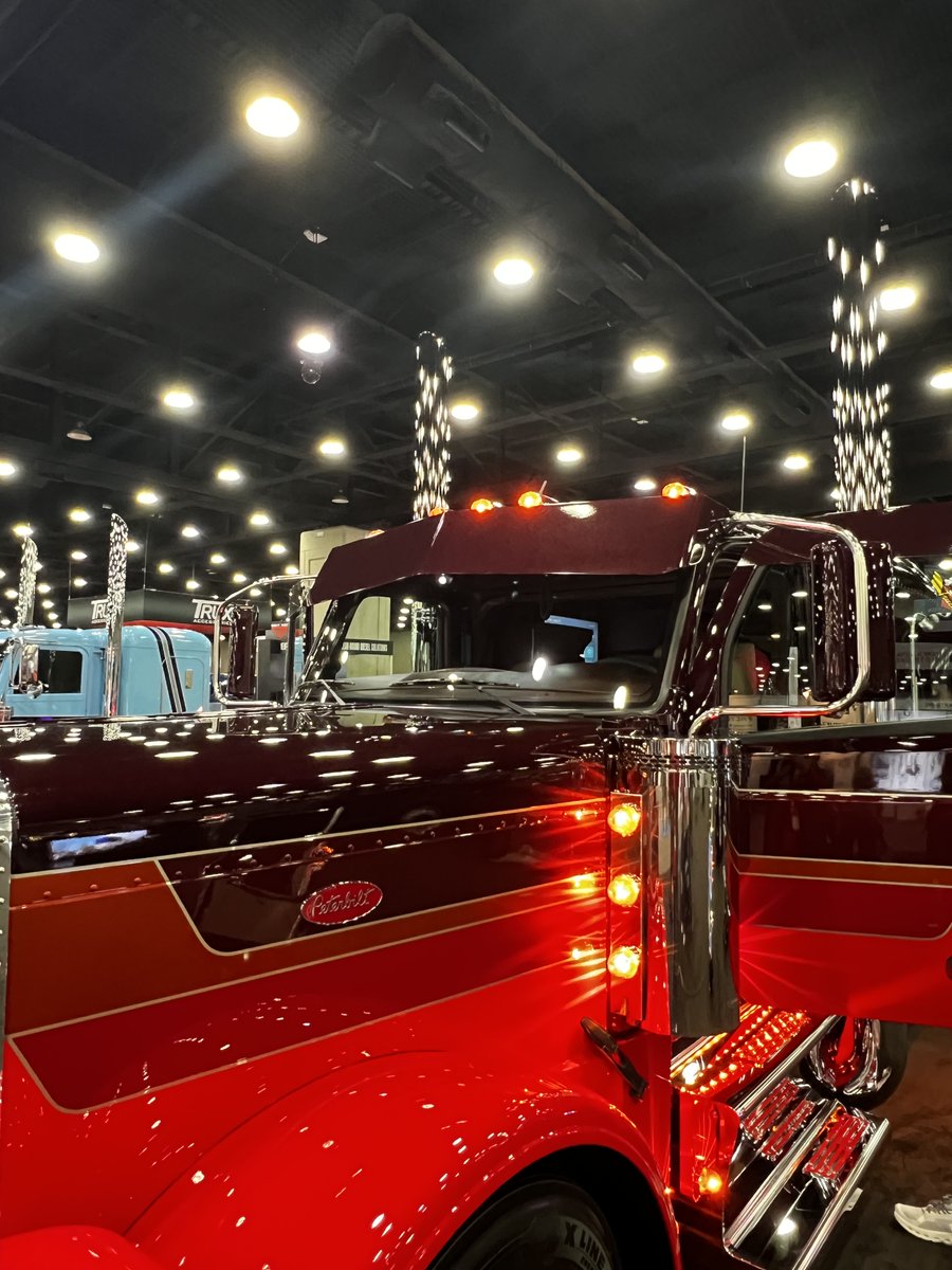 CustomsIowa's tweet image. #IowaCustoms presents our OEM Strap Mounted #Peterbilt 589 Air Breather Panels - crafted from 16GA No. 8 304 Stainless Steel for durability and corrosion resistance. Multiple options available.

Order Now » tinyurl.com/mr2njwcc

#Trucking
