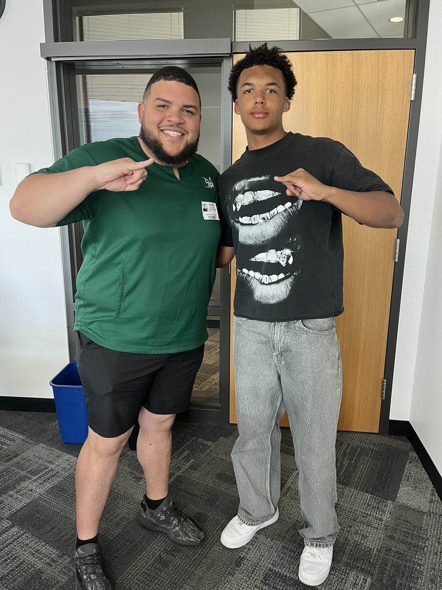 Cade Mitchell (3⭐️ QB) (@cademitchell08) on Twitter photo Thank you coach <a href="/coachapatterson/">AC Patterson</a> for stopping by the school and talking to me 👀👀 <a href="/CoachKMerch/">Ken Merchant</a>
<a href="/flyguyhuey5/">Houston Lillard</a> <a href="/KeanonLowe/">Keanon Lowe</a> <a href="/BrandonHuffman/">Brandon Huffman</a> <a href="/JordanJ_/">Jordan Johnson</a> <a href="/MavHSFB/">Mountainside HS Football</a> Thank you coach <a href="/coachapatterson/">AC Patterson</a> for stopping by the school and talking to me 👀👀 <a href="/CoachKMerch/">Ken Merchant</a>
<a href="/flyguyhuey5/">Houston Lillard</a> <a href="/KeanonLowe/">Keanon Lowe</a> <a href="/BrandonHuffman/">Brandon Huffman</a> <a href="/JordanJ_/">Jordan Johnson</a> <a href="/MavHSFB/">Mountainside HS Football</a>