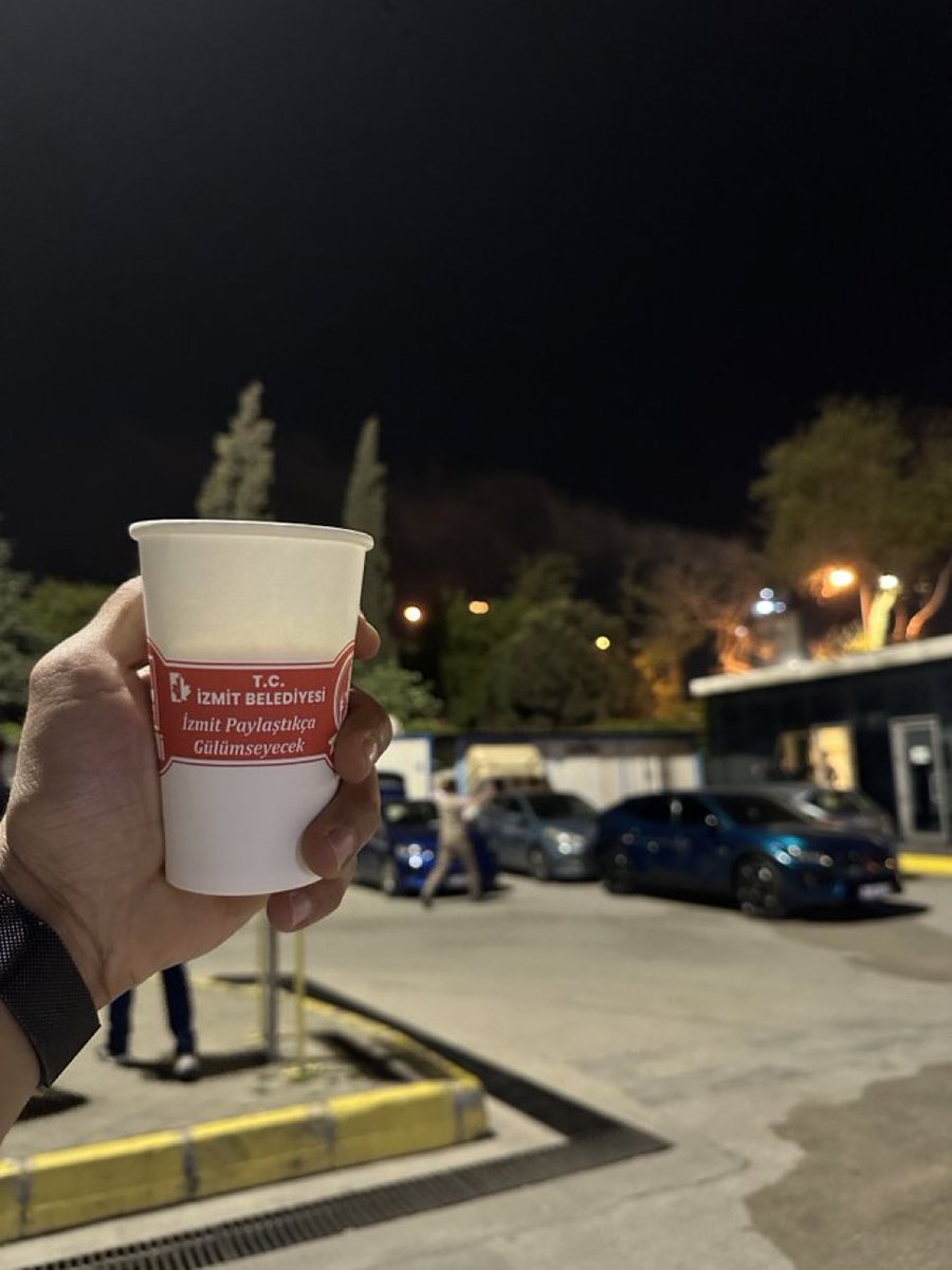 #tuprsiscisidireniyor
<a href="/fatmakaplan/">Fatma Kaplan Hürriyet</a>
Bu işçi unutmaz Başkanım..